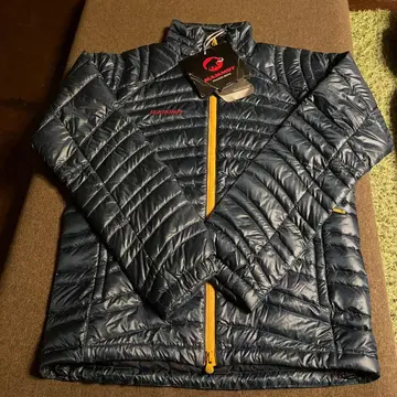 MAMMUT 프리 플라이트 다운 자켓