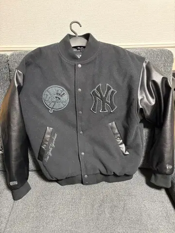 뉴에라 바시티 자켓