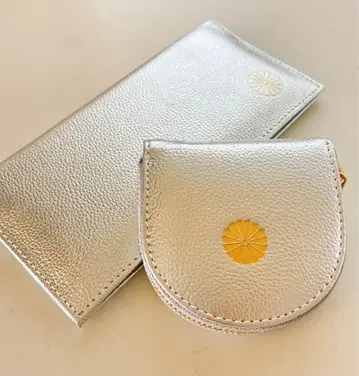 새상품 미사용 황궁 황실 국화 문양 장지갑과 동전 지갑 실버 은색