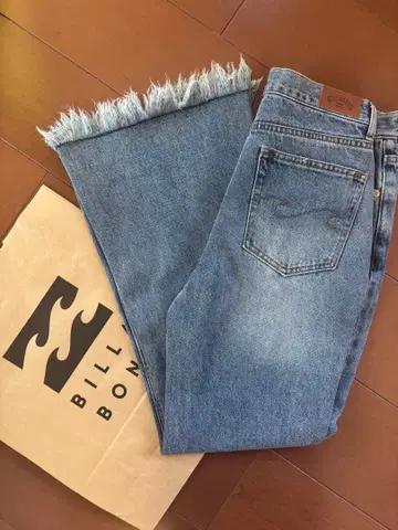 BILLABONG 플레어 데님