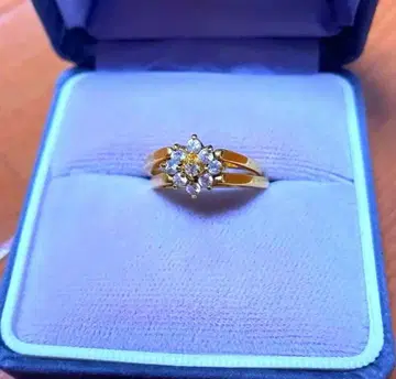 유품 정리 리버서블 디자인의 골드 반지