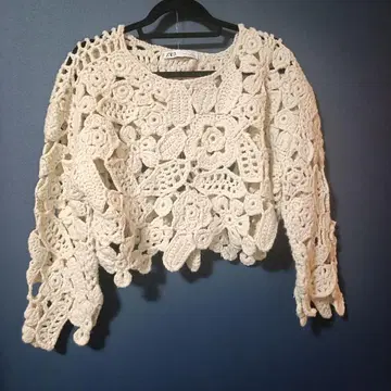ZARA 크로셰 크로셰 뜨개질 니트 플라워 모티브 크림색 자라