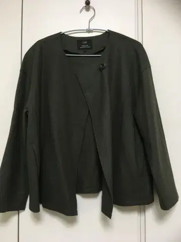 새상품급 23구 컴프레스트 노카라 울 리버 코트 그린