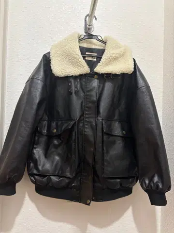 보아 옷깃 블랙 가죽 자켓 M 사이즈 Java