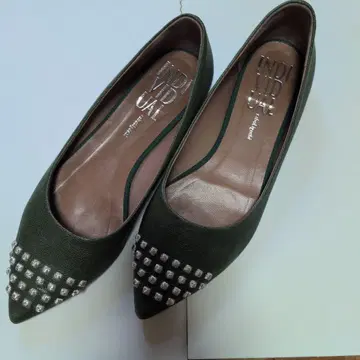 INDIVIDUAL 스터드 장식 그린 컬러 플랫슈즈 새상품급