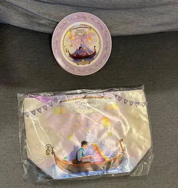 라푼젤 수베니어 플레이트 런치 케이스 판타지 스프링스