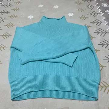 스카이블루 터틀넥 니트 스웨터 긴팔