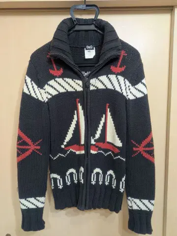 D&G 네이비 스웨터 보트 디자인