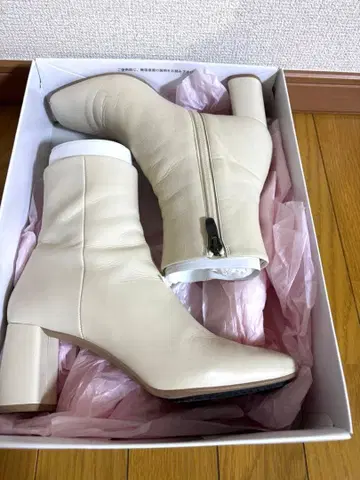 DIANA 아이보리 가죽 부츠 24.0cm