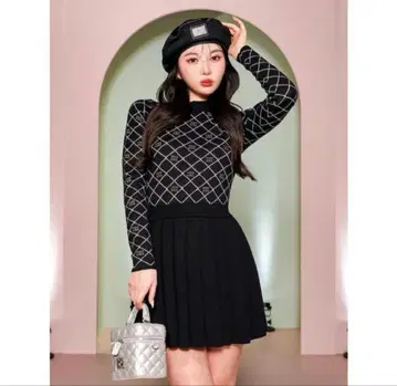 Darich 다이아 로고 니트 미니 원피스 블랙