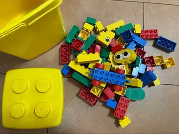 LEGO 듀플로 컬러풀 블록 세트와 수납 박스