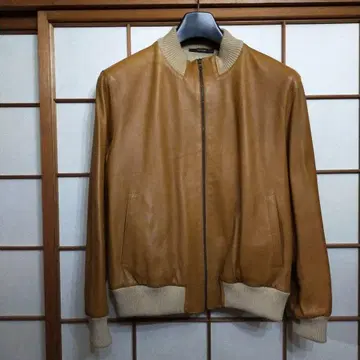 최고봉 새상품급 레어 HUGOBOSS 가죽 자켓 발데사리니 이탈리아제