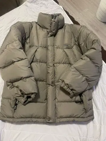 새상품급 두툼한 빅 사이즈 FIRST DOWN 다운 자켓 자수 로고