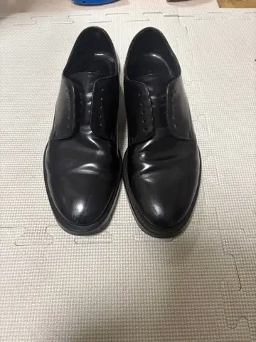 조르지오 아르마니 플레인 토 슈즈