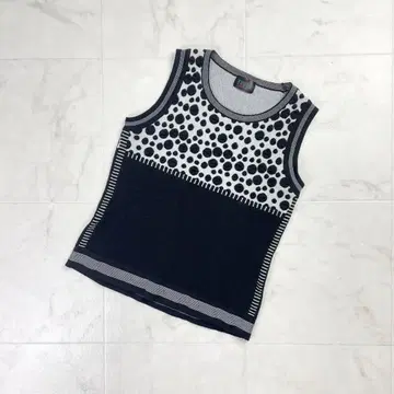새상품급 히로코코시노 도트 무늬 자카드 니트 베스트 울 블랙 사이즈 38