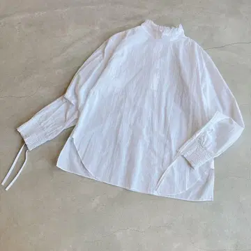 미사용 새상품 택 포함 갤러리 바이 프릴 칼라 셔츠 2WAY