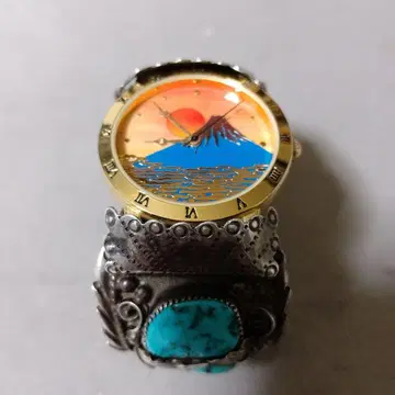 후지산과 석양 디자인의 뱅글 시계