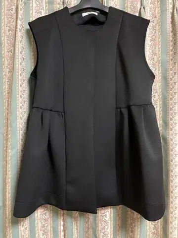 펠리시모 LEDIT 블랙 베스트