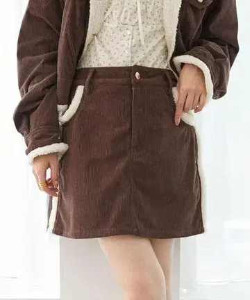 MAJESTIC LEGON 보아 트리밍 미니 치마바지