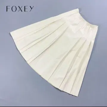 폭시 뉴욕 인조 가죽 플리츠 스커트 화이트 사이즈 40