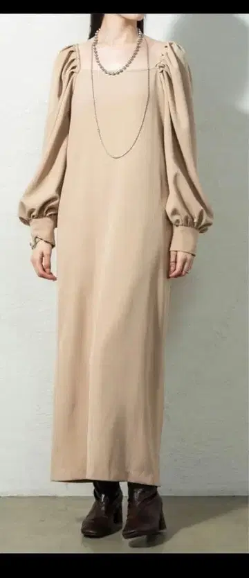 새상품급 스퀘어 퍼프 슬리브 원피스 mystic 미스틱 롱 원피스