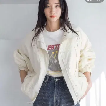 볼륨 숏 몬스터 코트 화이트 경량 자켓 로리즈팜