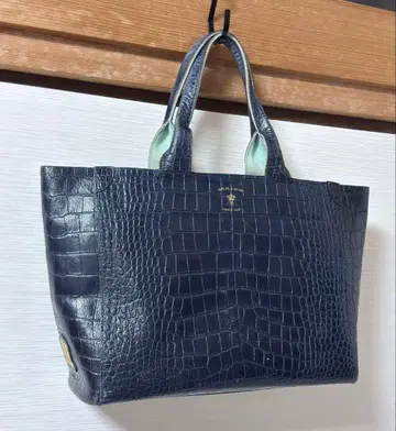 악어 엠보싱 토트백 네이비