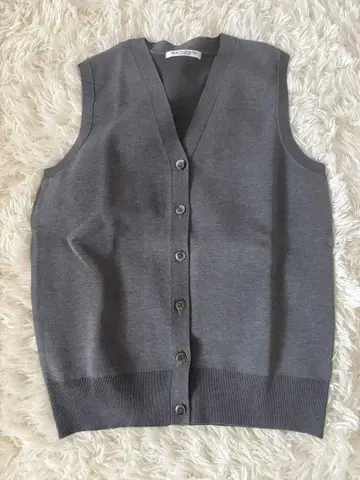 BEAUTY&YOUTH 프론트 버튼 V넥 니트 베스트