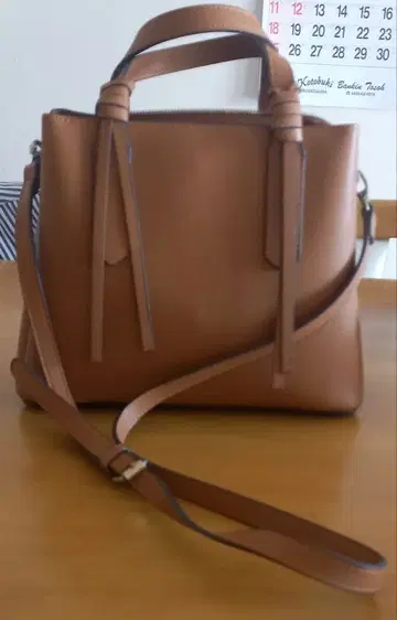 브라운 합성 피혁 숄더백