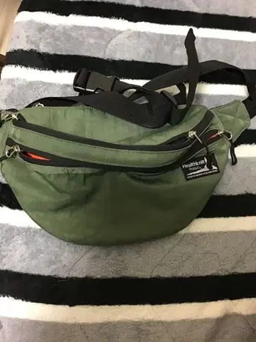 Healthknit 바디백 올리브 그린