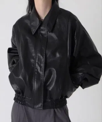 [택 포함] LAC-VERT 블랙 가죽 자켓 볼륨 슬리브