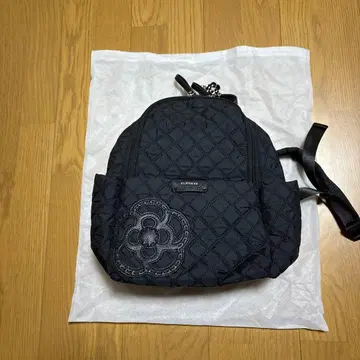CLATHAS 블랙 퀼팅 백팩