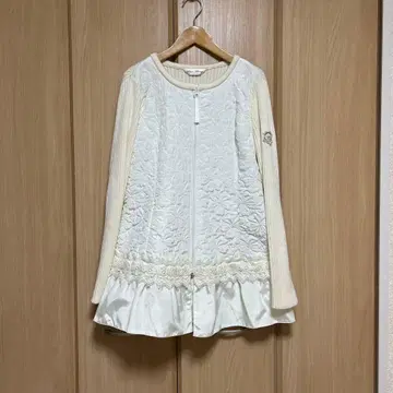 시착만 한 상품 Super Beauty 꽃 자수 이소재 니트 자켓