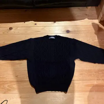 네이비 케이블 니트 스웨터 짧은 기장