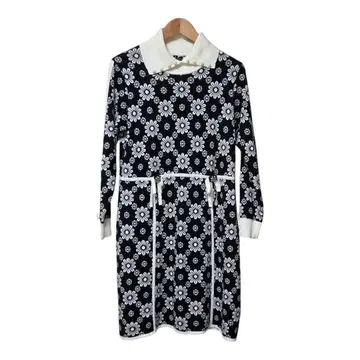 새상품 슈퍼뷰티 꽃무늬 니트 원피스 긴팔 127