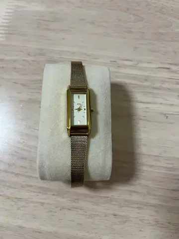 ete 골드 메쉬 밴딩 직사각형 시계