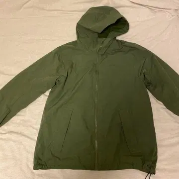 SUNNYPAL 올리브 그린 후드 부착 마운틴 후드티