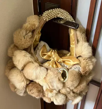 퍼 라운드 핸드백 골드