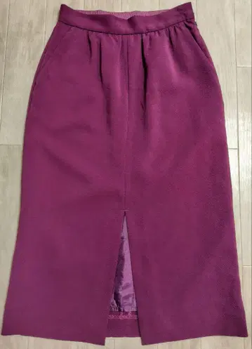 에리오폴 프론트 슬릿 스커트