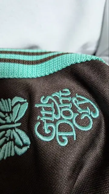 브라운 민트 자수 팬츠