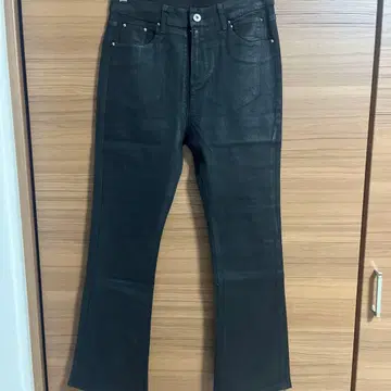 블랙 부츠컷 데님