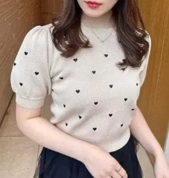 INGNI 크루넥 하트 자수 니트