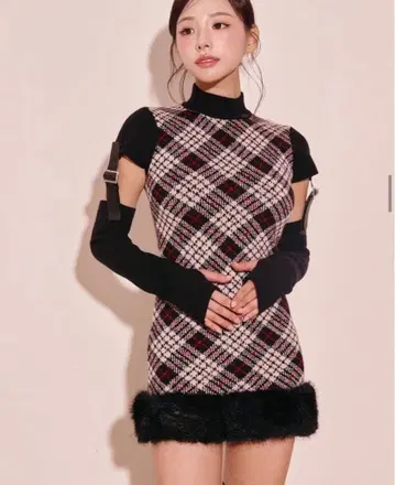 랜디 벨티드 체크 퍼 미니 원피스 블랙