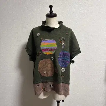 올리브 그린 컬러풀 자수 울 니트 스웨터