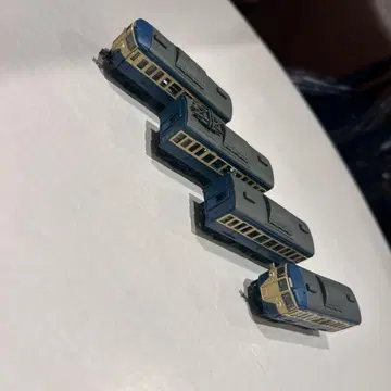 B트레 113계 스카색