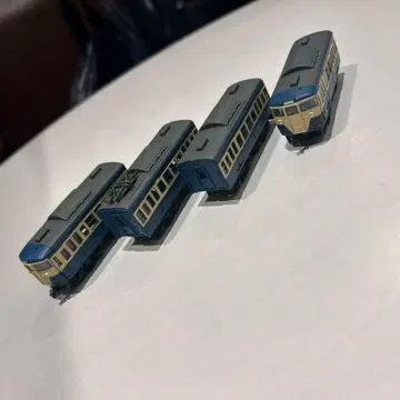 B트레 113계 스카색