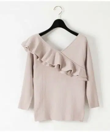 미사용 새상품 그레이스 콘티넨탈 프릴 하이 게이지 니트 TOP