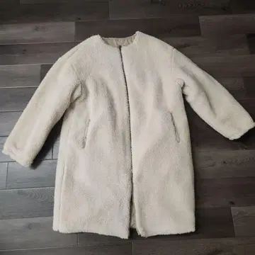 세실 맥비 리버서블 보아 코트 크림색