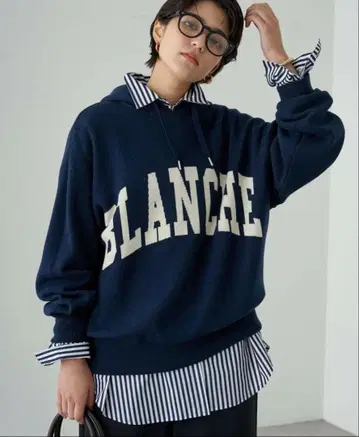 Loungedress 라운지 드레스 로고 후드 니트