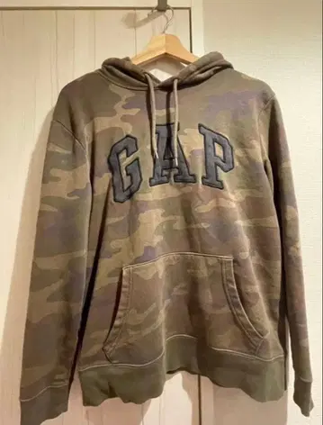 GAP 카모 패턴 후드 부착 후드티